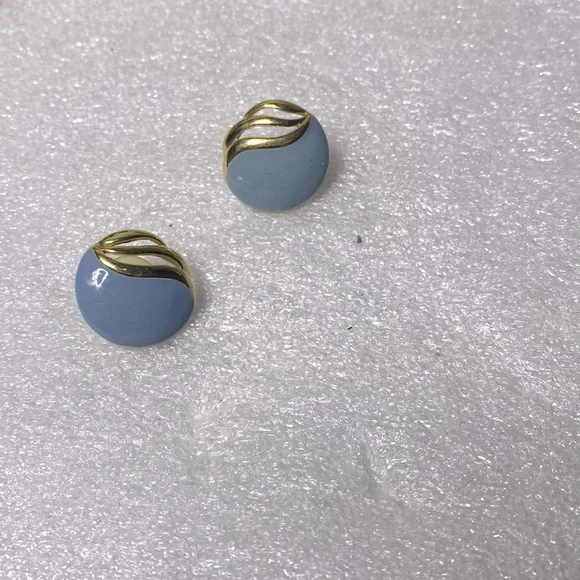 Elegant baby blue and gold studs - Picture 1 of 2